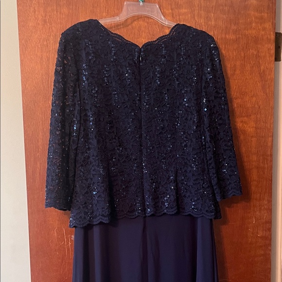 Alex Evenings Midnight Lace Gown - Picture 4 of 4